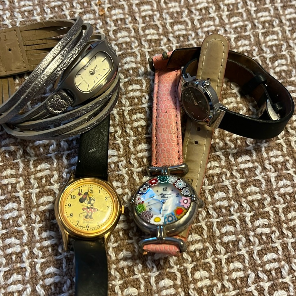 Vintage watches. (4) Lorus Disney Minnie mouse watch. Murano Glass. SKAG…